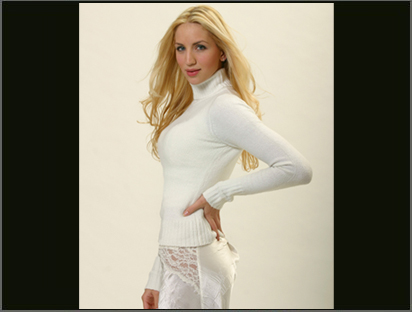 Rebecca Helmer, singer, songwriter, author illustrator, female comic, music, guitar, piano, vocals, songwriting
